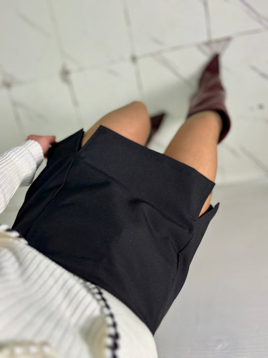 Gonna shorts taglio
